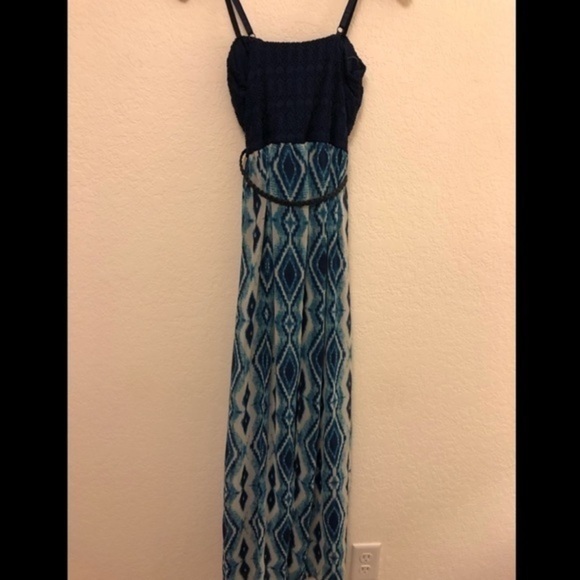 Lilly Rose Dress - Picture 2 of 4